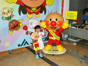 アンパンマンと写真撮影