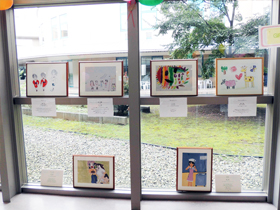 臓器移植児童の作品展示