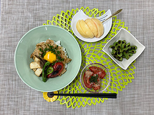 夏の疲れたからだに！八幡平ポークのごま味噌丼（写真）